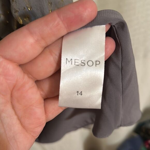 MESOP 12 Gray Gold Metallic Pleated Drop Waist V-Neck Sleeveless Tie Waist Dress - Picture 10 of 14